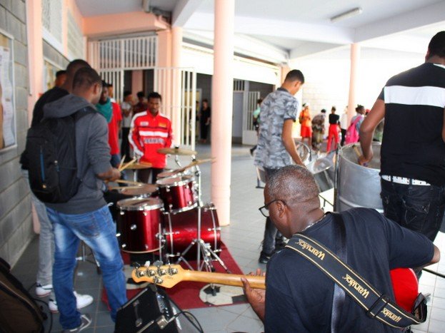 Harmonik Steel Band au lycée RGN