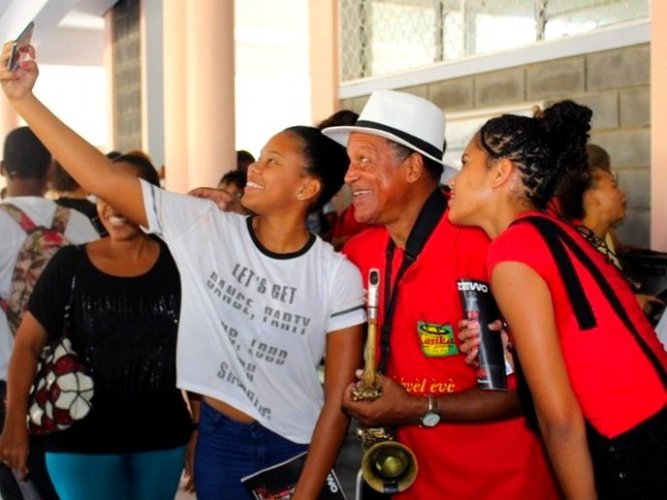 Chanté Nwel avec Kasika et Benzo